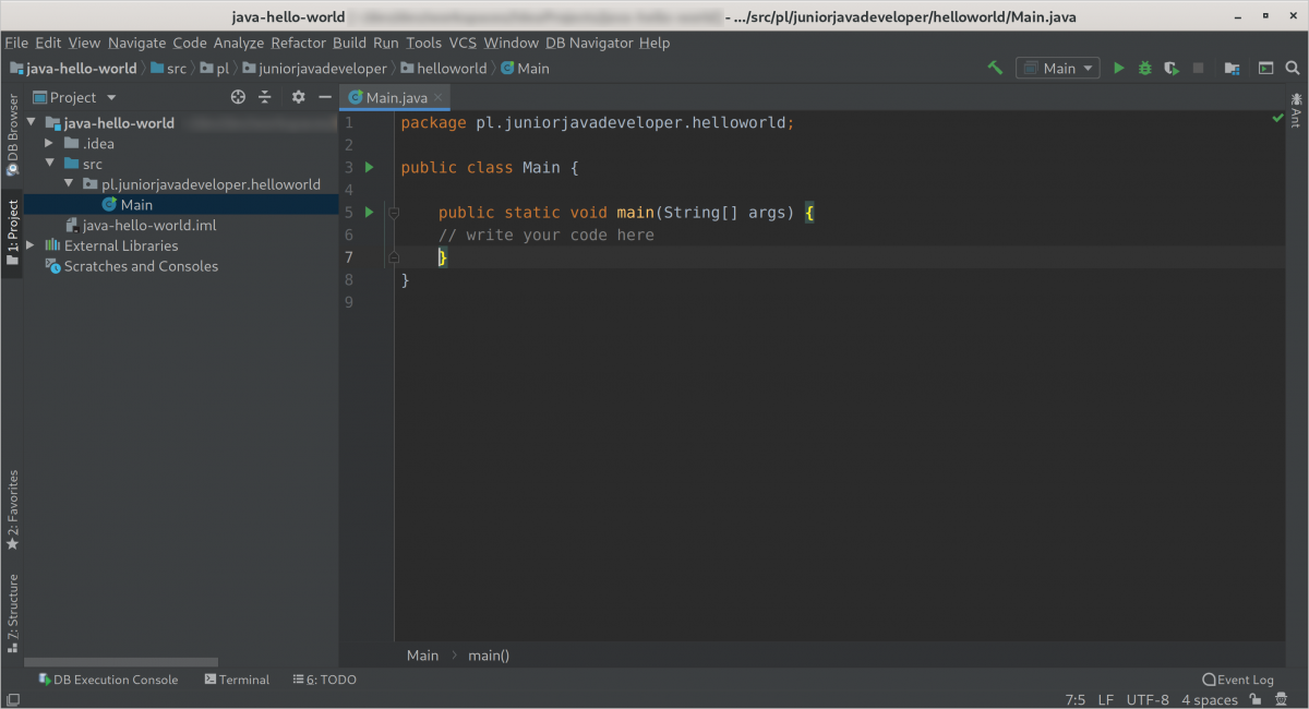 Wygenerowany kod Java, kt&oacute;ry należy uzupełnić o "Hello World!"
